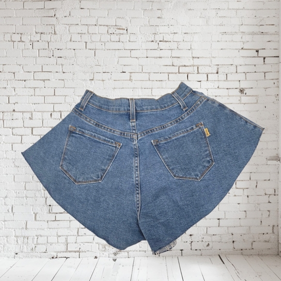 NWT Vibrant Denim Blue Women's Daisey Duke Swing Shorts Hot Pants - Picture 2 of 7